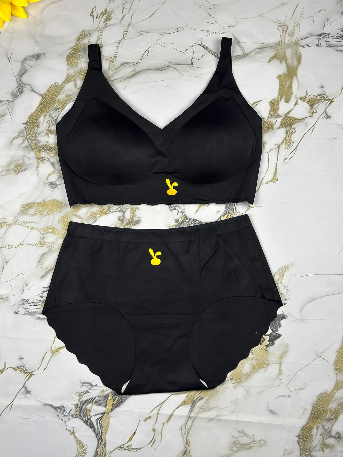 Seamless Comfort Bra & Panty Set – Premium Soft Fabric with Removable Pads